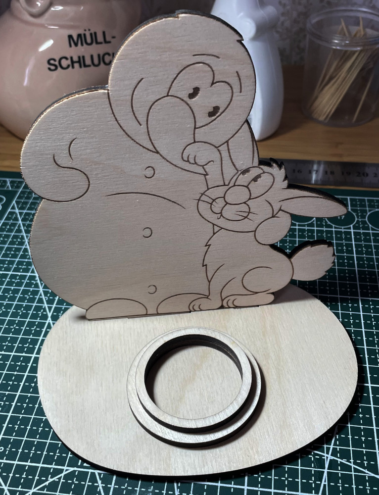 Bildbeschreibung: fertig zusammengebauter Teelichthalter.